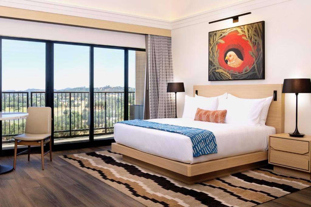 Hotel & Casino: Bally’s Lake Tahoe Hotel & Casino